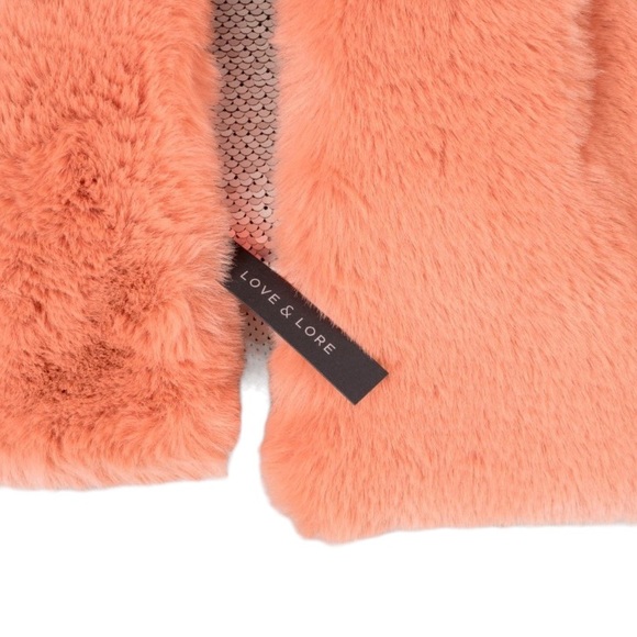 NWT faux  fur Love  and Lore pull through scarf - Picture 4 of 4